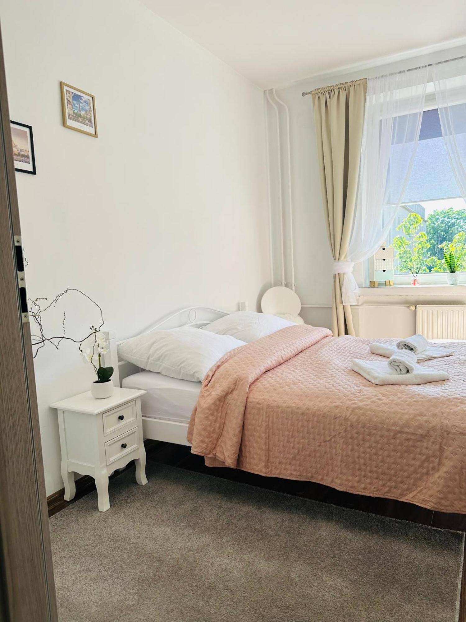 City Apartment Czestochowa Centrum 2-Bedroom Экстерьер фото